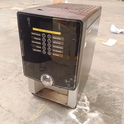 COMPACT EC BEAN-TO-CUP COFFEE MACHINE