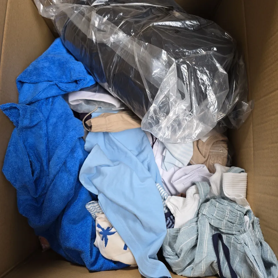 BOX OF APPROXIMATELY 30 ASSORTED KIDS CLOTHING ITEMS TO INCUDE - BAG, JACKET, JEANS, ETC