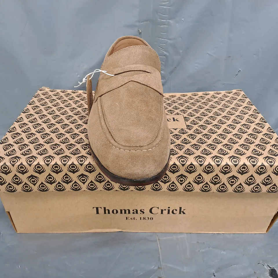 BOXED PAIR OF THOMAS CRICK LOAFERS IN BROWN SIZE UK 8