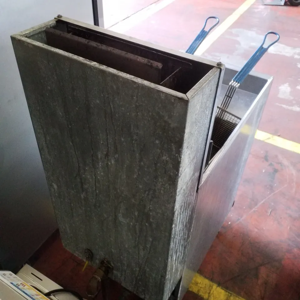 PITCO M35C FRYALATOR TWIN-TANK GAS FRYER