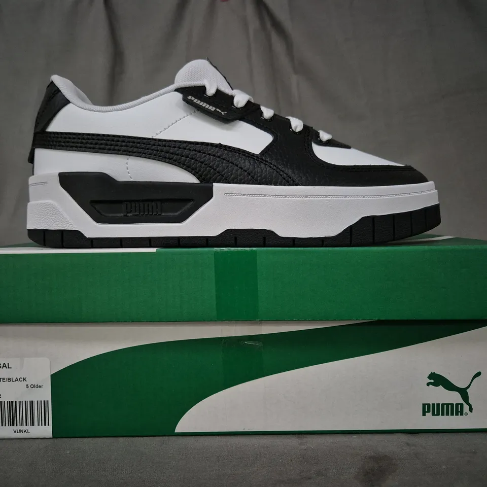 BOXED PAIR OF PUMA CALI DREAM LTH JR SHOES IN WHITE/BLACK UK SIZE 5