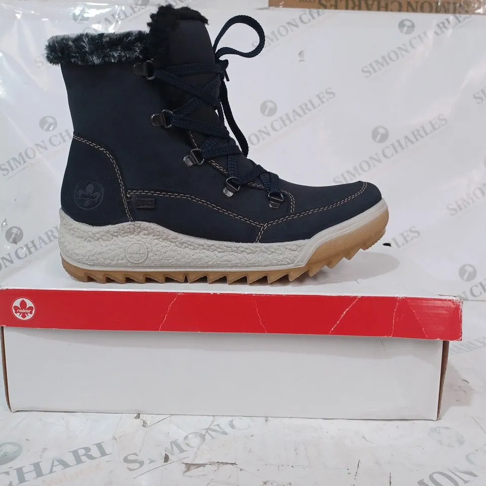 BOXED PAIR OF RIEKER WARM HIKING BOOTS, NAVY - SIZE 6 