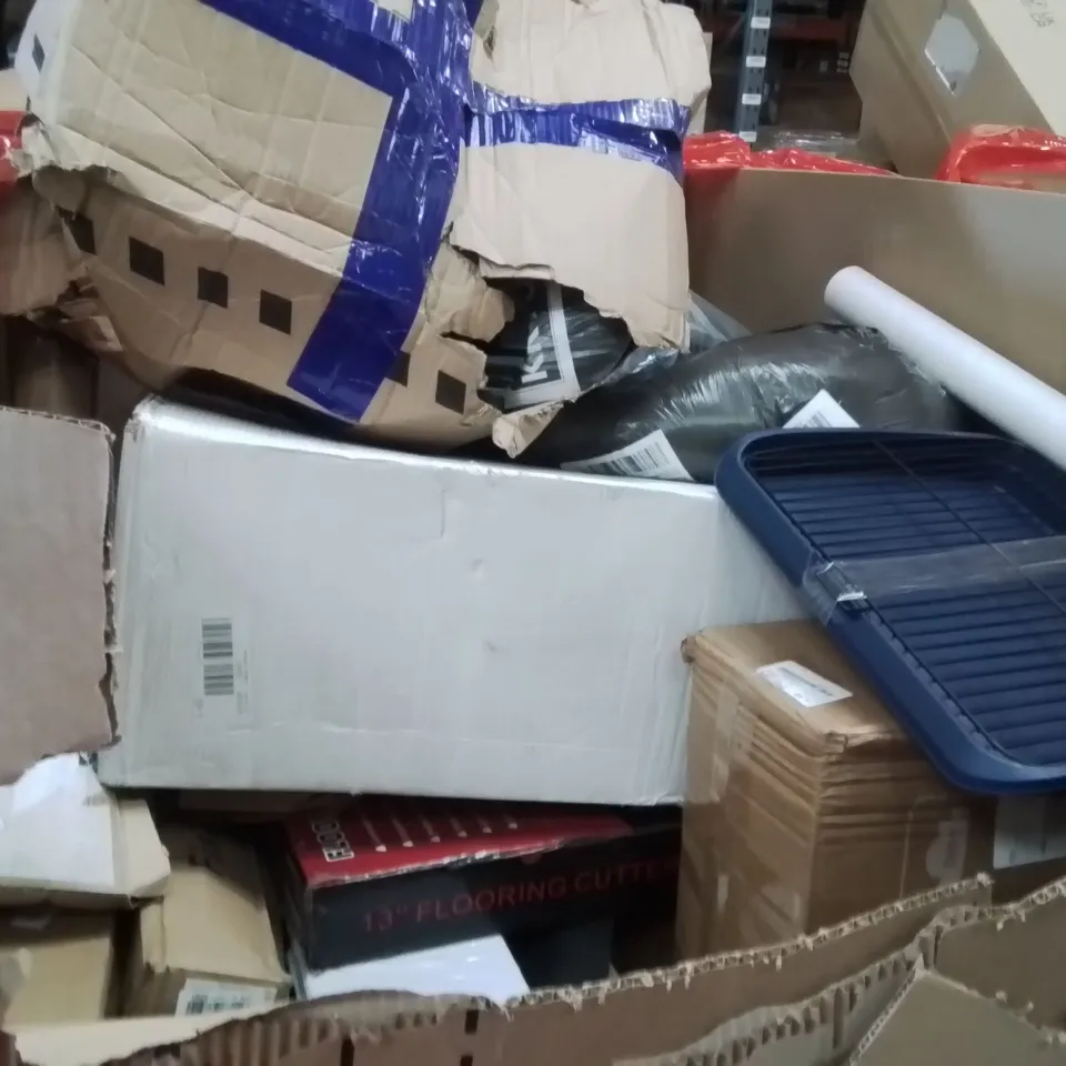 PALLET OF ASSORTED HOUSEHOLD GOODS AND PRODUCTS TO INCLUDE;BABY FITNESS BLANKET,KEYBOARD,SERVING TRAYS