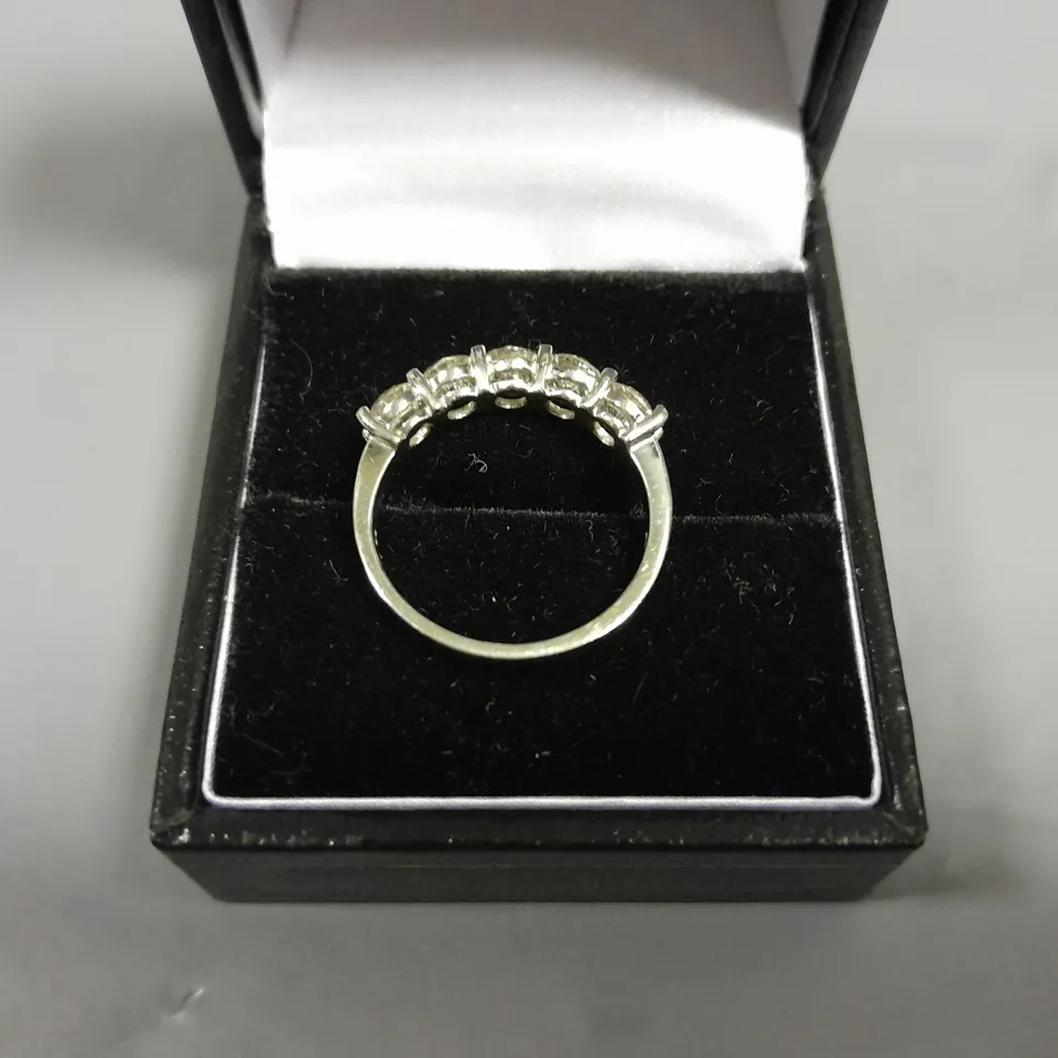 18CT WHITE GOLD FIVE STONE HALF ETERNITY RING SET WITH NATURAL DIAMOND WEIGHING +-1.53CT