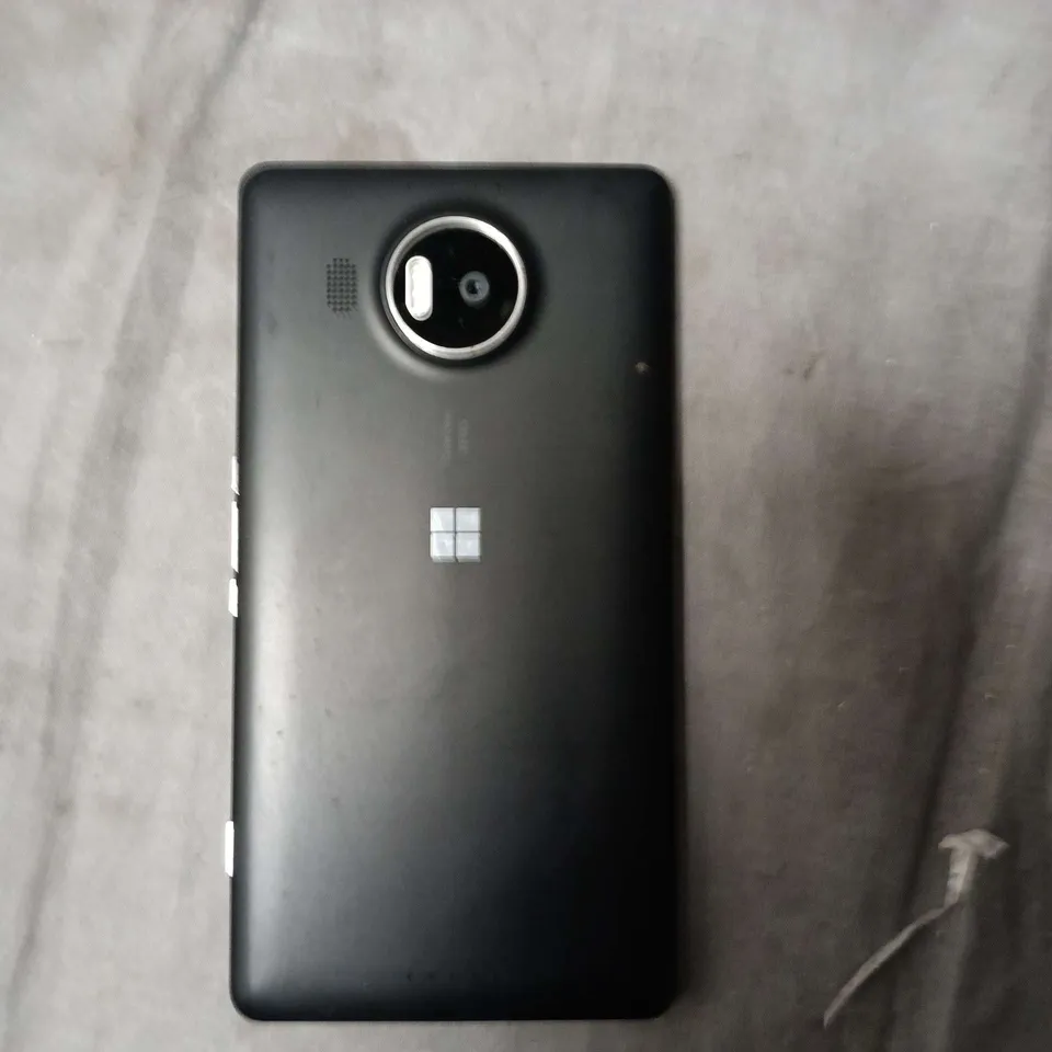 MICROSOFT WINDOWS PHONE – BLACK 