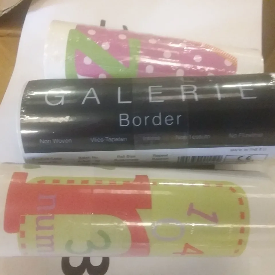 PALLET OF ASSORTED WALLPAPER 