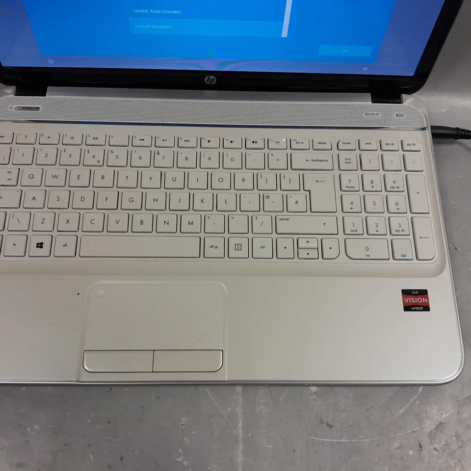HP PAVILION G6 NOTEBOOK IN WHITE