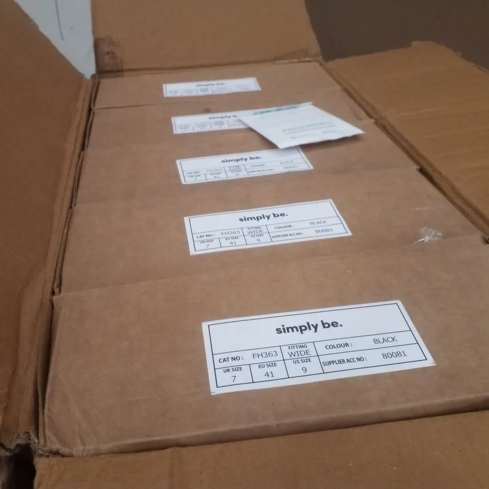 BOX CONTAINING APPROXIMATELY 5 PAIRS OF BRAND NEW SIMPLY BE BLACK BREENER WIDE LEATHER BOOTS - SIZE 6