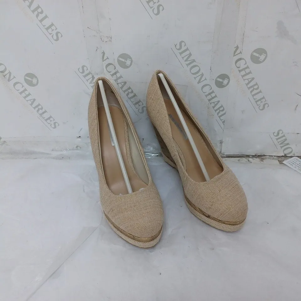 LARGE BOX OF APPROXIMATELY 6 BAGGED NEW LOOK WEDGE OATMEAL HEELS IN VARIOUS SIZES 