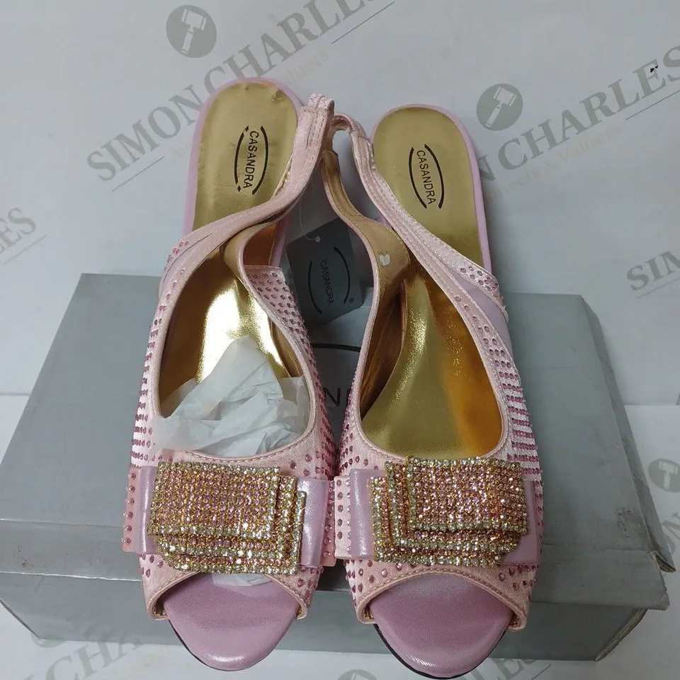 BOXED PAIR OF CASANDRA OPEN TOE HEELED SANDALS IN HOT PINK SIZE 43 