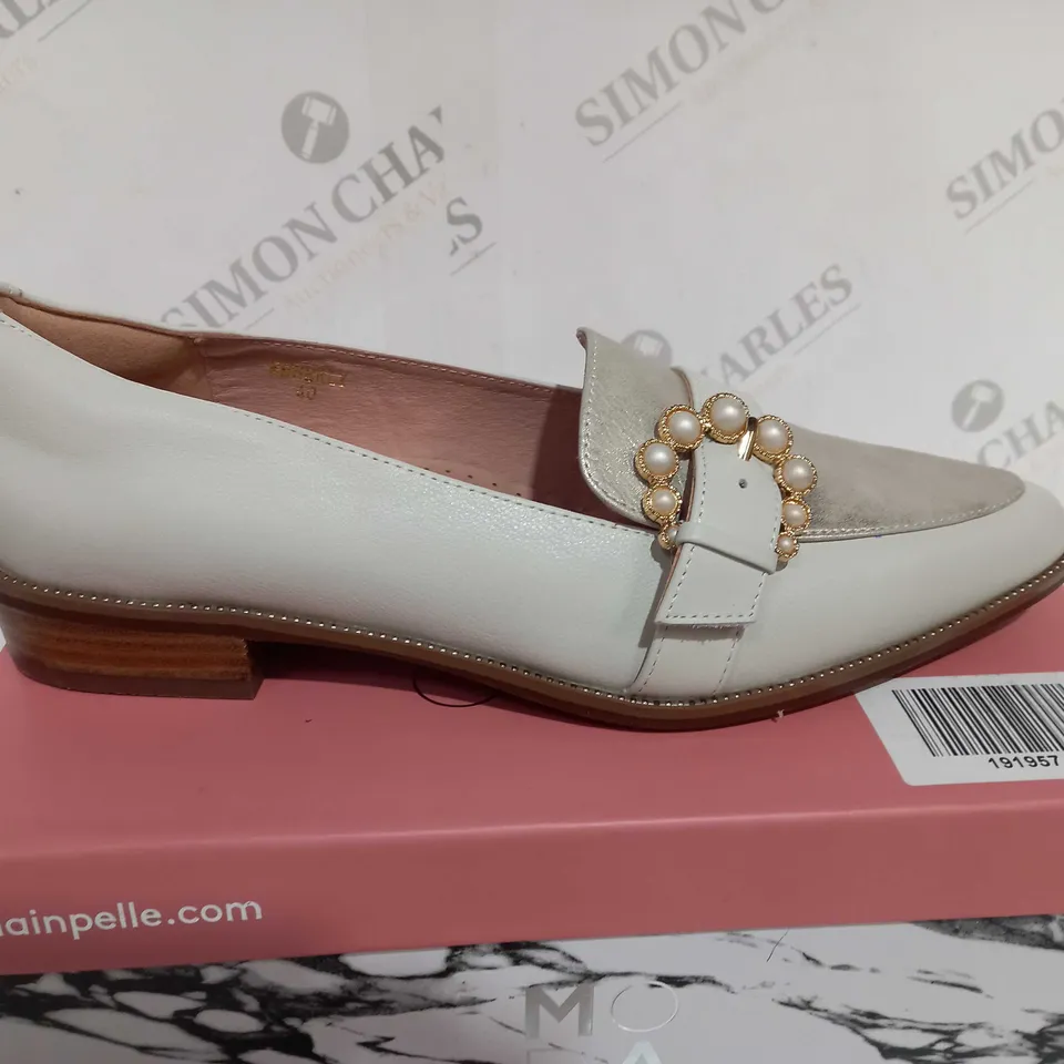 MODA IN PELLE EMBERLY white SUEDE - UK SIZE 7