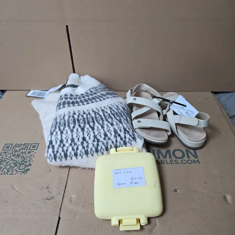 BOX OF APPROXIMATELY 15 ASSORTED ITEMS TO INCLUDE JUMPER, SANDALS, MINI SANDWICH TOASTIE MAKER ETC