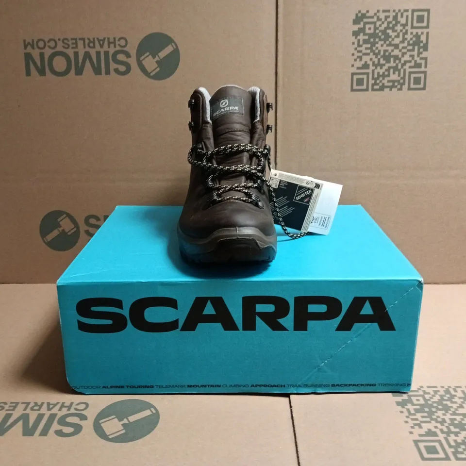 BOXED PAIR OF SCARPA TERRA GTX BOOTS IN BROWN SIZE UK 5.5
