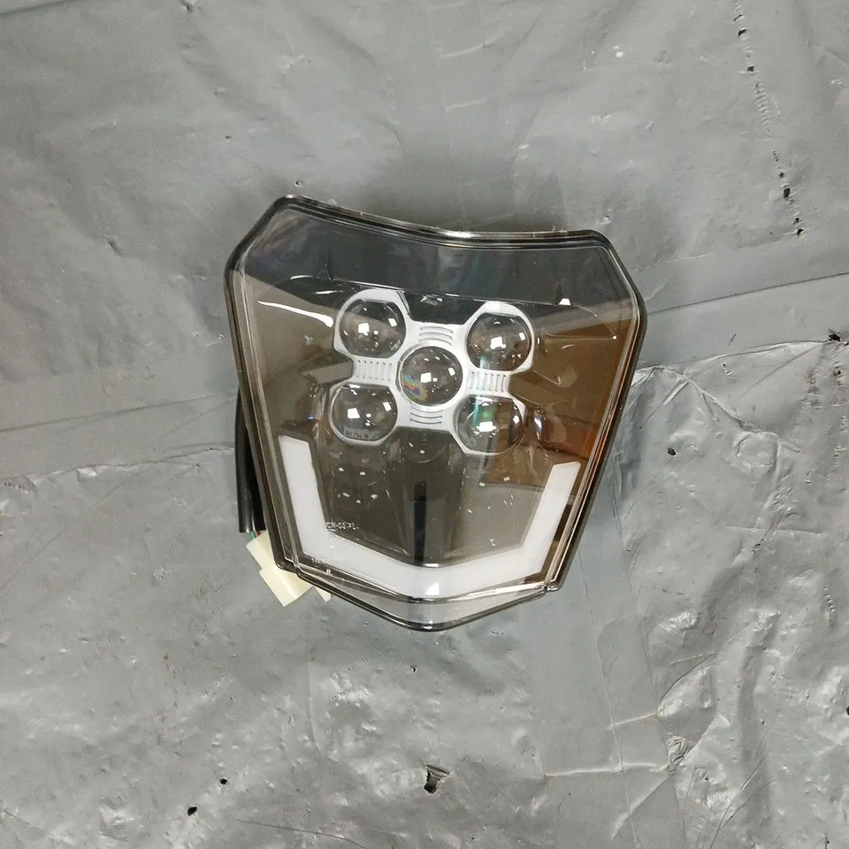 HEADLIGHT MODEL UNSPECIFIED MA WCR-CS-PL