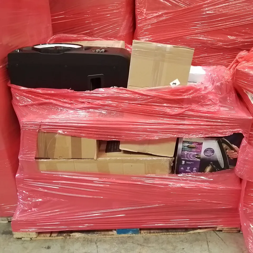 PALLET CONTAINING ASSORTED ITEMS INCLUDING: HAMLIM LARGE SPEAKER, GAMING PC CASES, PHILIPS ELITE PLUS IRON ECT