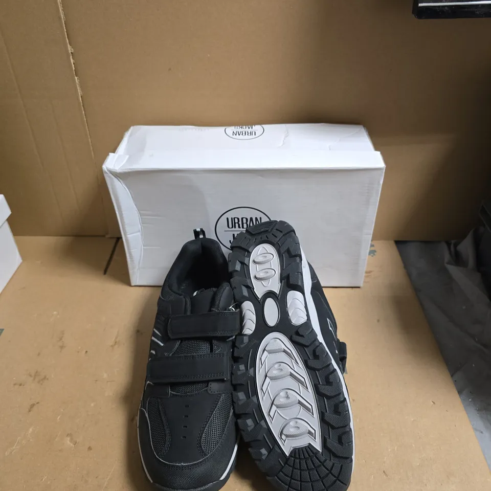URBAN JACKS BLACK VELCRO TRAINERS - UK SIZE 10