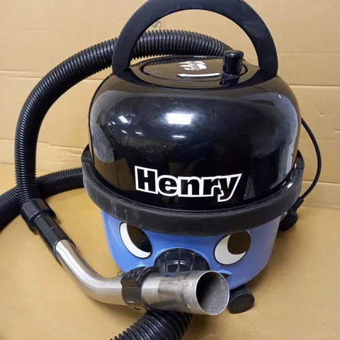 HENRY HVR160 BAGGED CYLINDER VACUUM