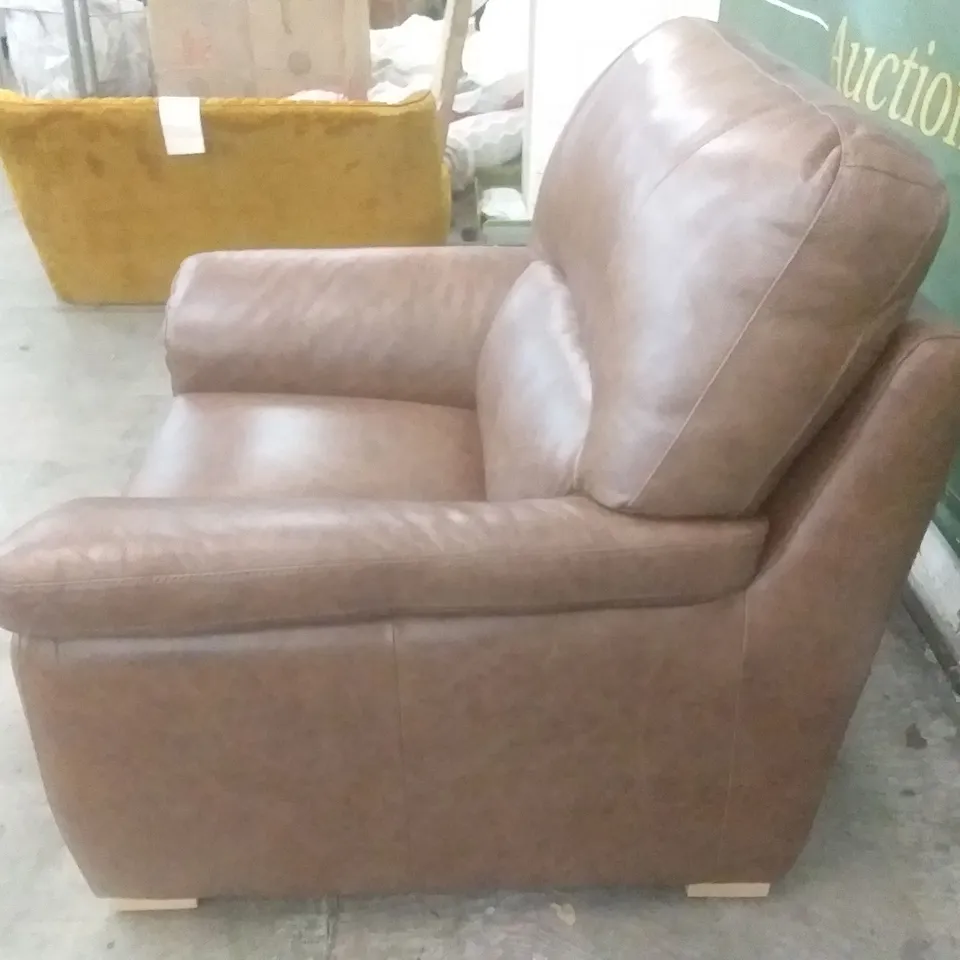 QUALITY DESIGNER VIRGILIO CHAIRS WITH SMALL ARMS - BRANDY LEATHER