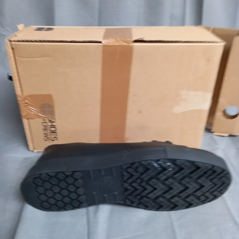 BOXED PAIR OF SHOES FOR CREW BLACK LOW TRAINERS SIZE UK 8