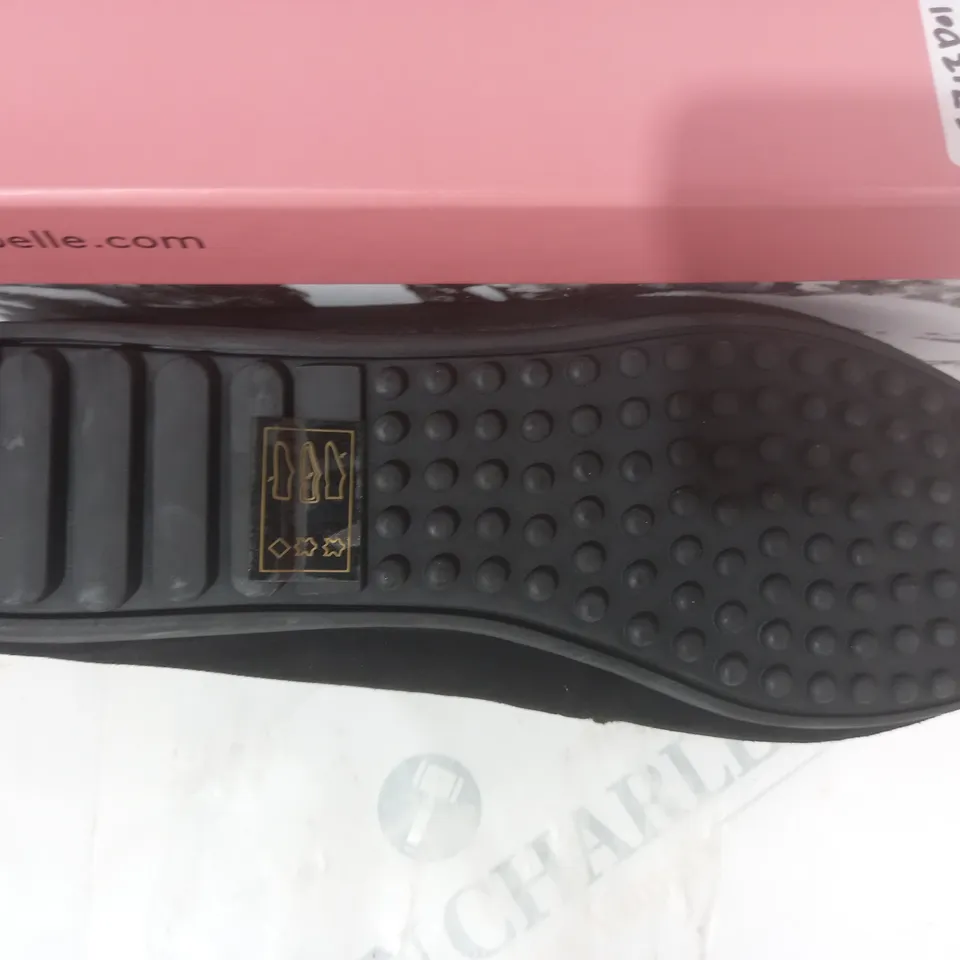 BOXED PAIR OF MODA IN PELLE ETHELIA BLACK SUEDE LOAFERS - SIZE 7
