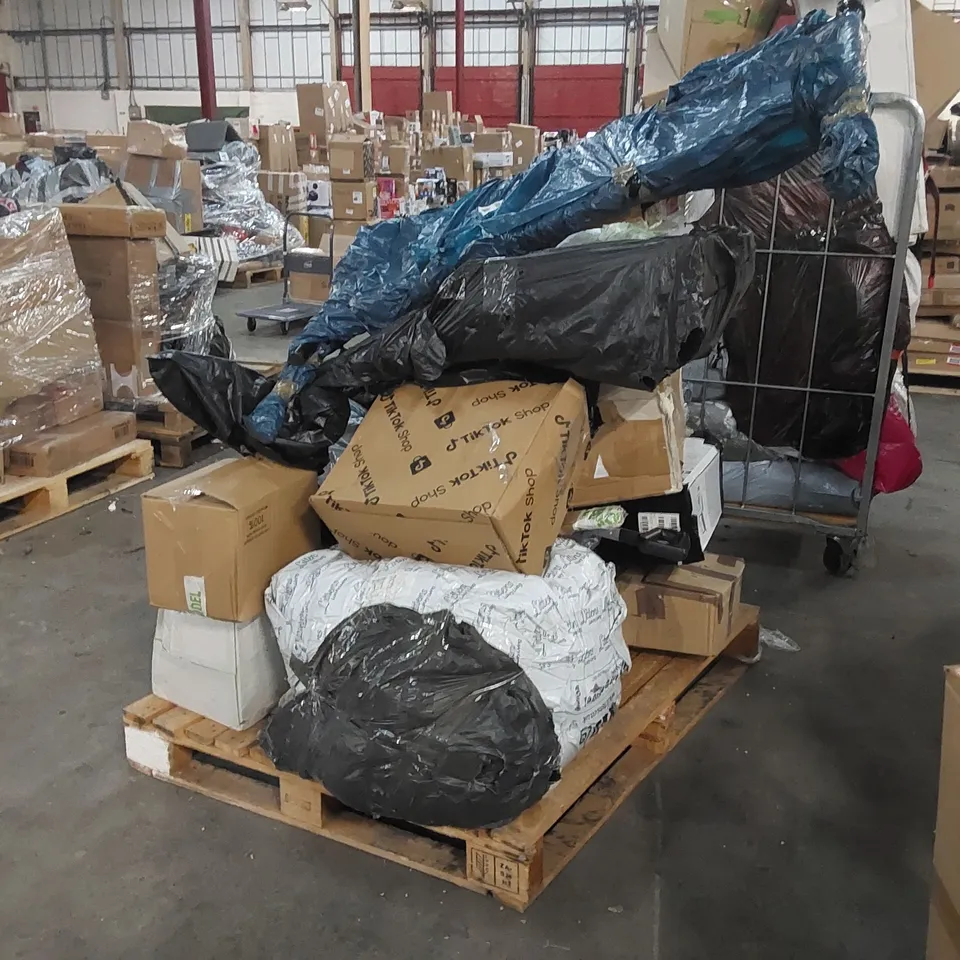 PALLET OF ASSORTED FURNITURE PARTS ECT