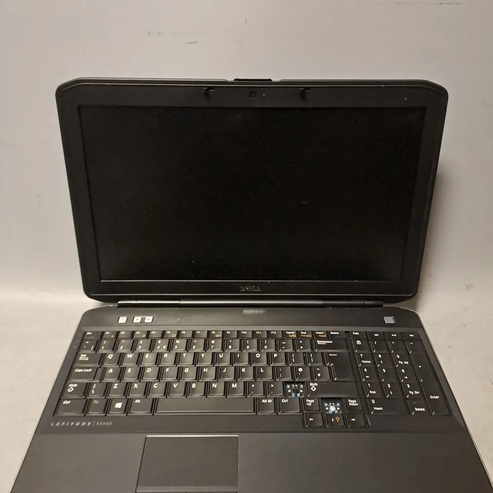 DELL LATITUDE E5530 LAPTOP