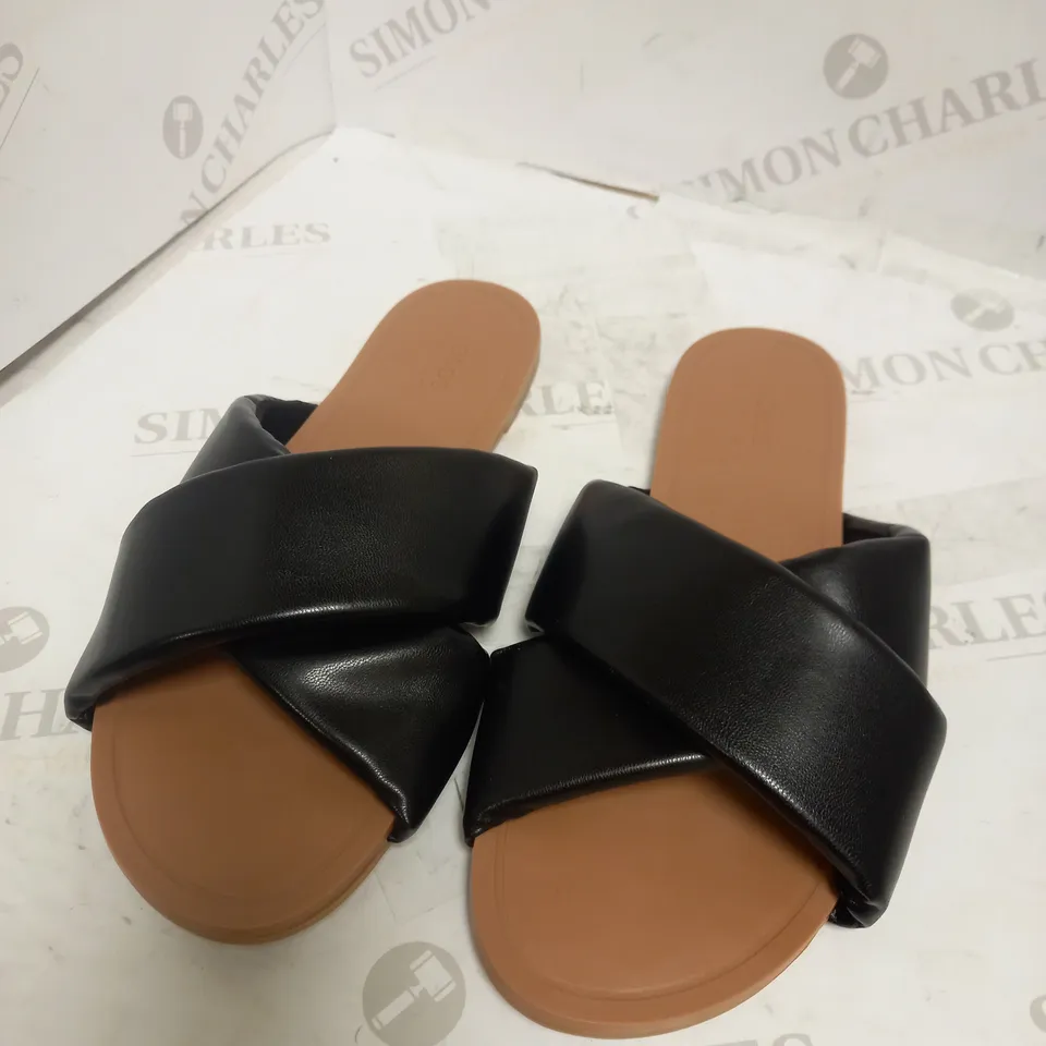 ASOS DESIGN PADDED CROSS SANDAL UK 7 