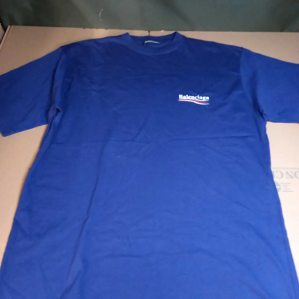 BALENCIAGA POLITICAL OS TEE IN PACIFIC BLUE - M (48)