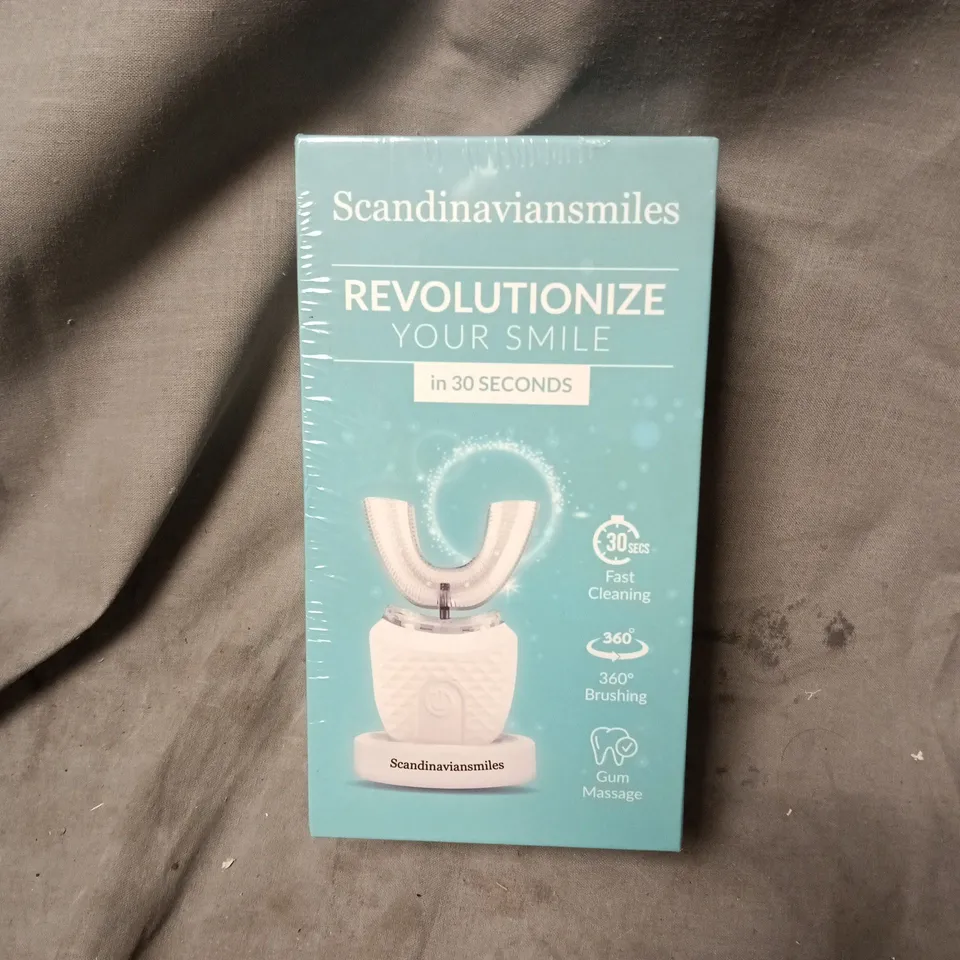 SCANDINAVIANSMILES TEETH WHITENING DEVICE – REVOLUTIONIZE YOUR SMILE IN 30 SECONDS (BOXED)