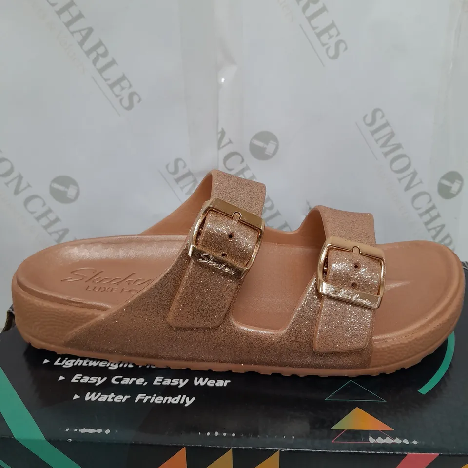 PAIR OF SKECHERS OPEN TOE SANDALS IN ROSE GOLD COLOUR SIZE 6