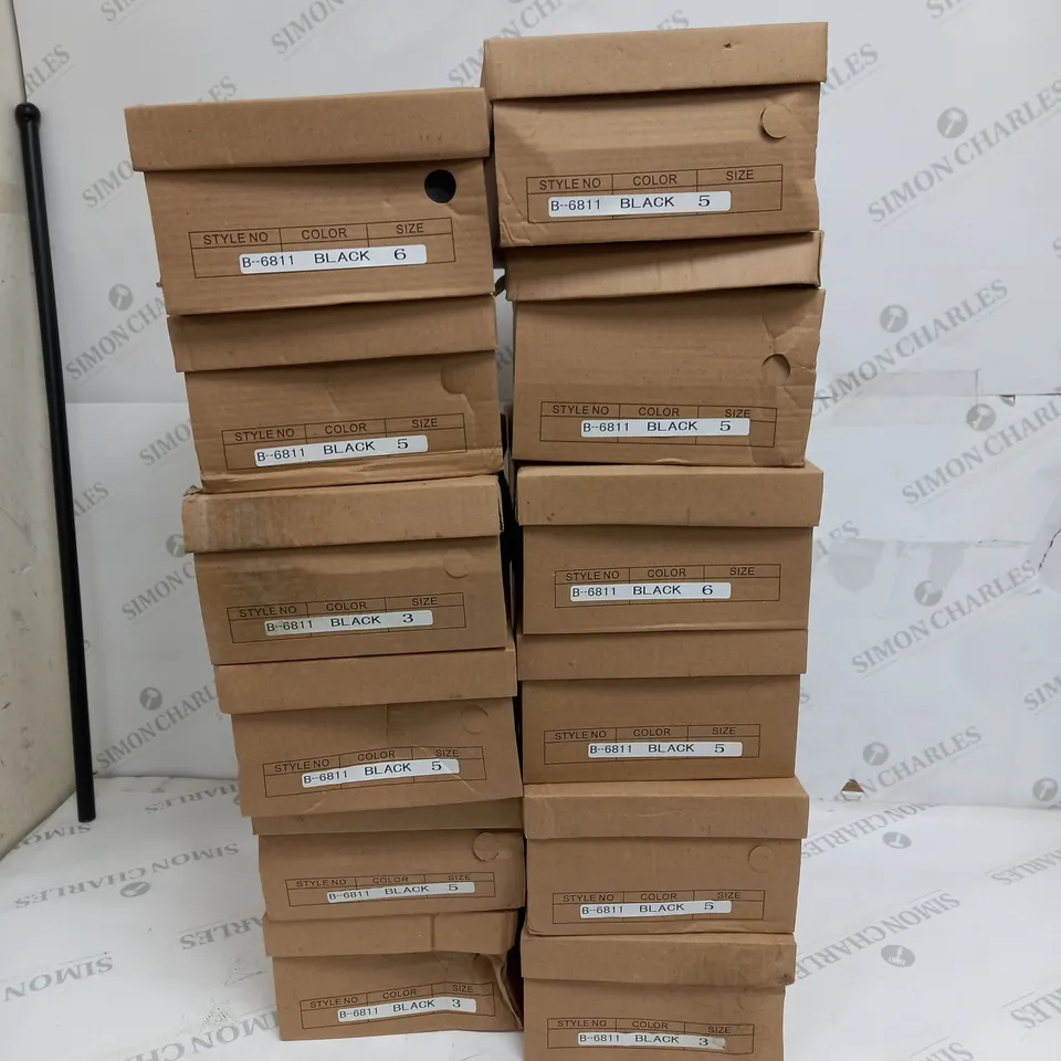 APPROXIMATELY 12 BOXED PAIRS OF BOW LACE TRAINERS IN SIZES 3, 5, 6