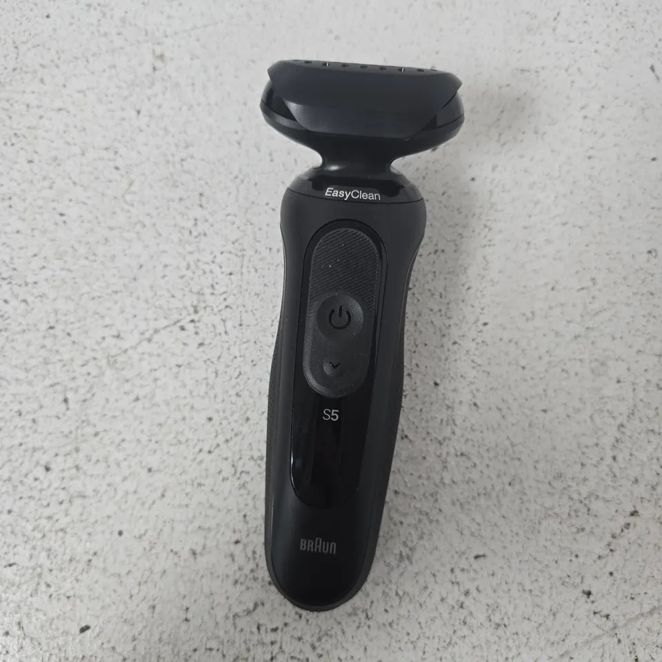 BOXED BRAUN SHAVER 52-N1000SI