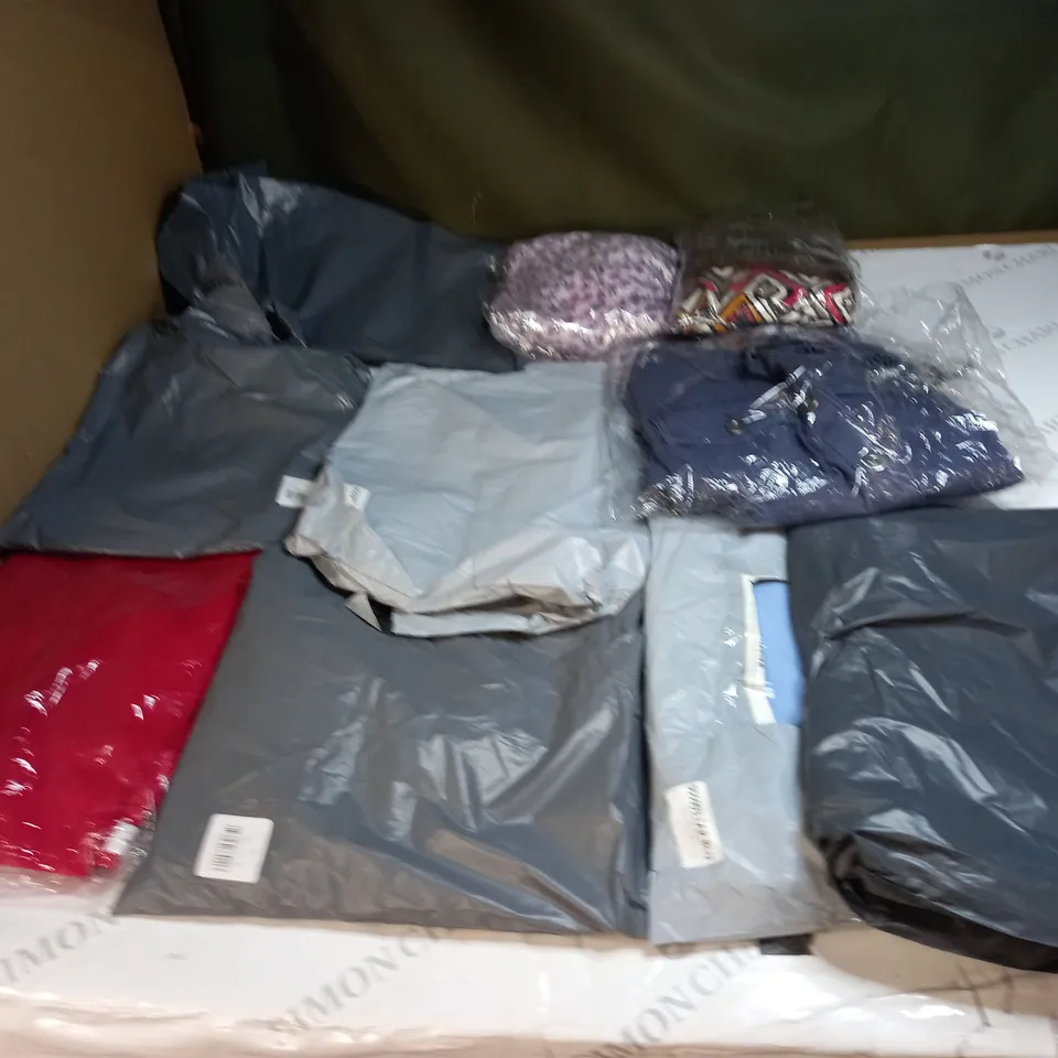 BAG OF APPROX 10 ASSORTED CLOTHING ITEMS TO INCLUDE - MAISON DE NIMES - EMELIA
