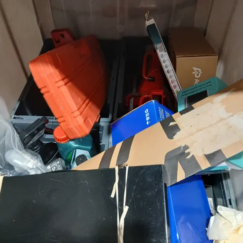 CAGE OF ASSORTED UNPROCESSED VEHICLES PARTS AND ACCESSORIES