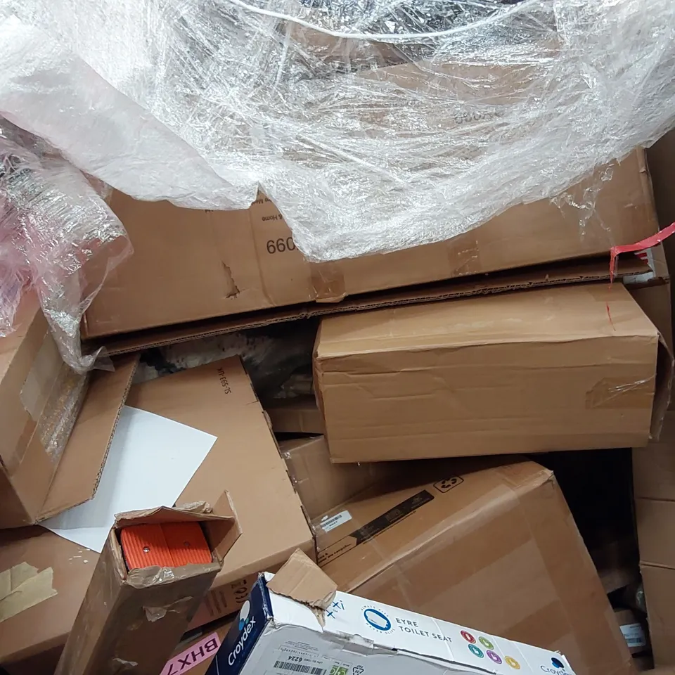 PALLET OF ASSORTED ITEMS INCLUDING: AIR FRYER, WOLVERINE PAPER SHREDDER, LED CEILING LIGHT, TRAVEL BASSINET AND SLEEPER, KNITTING MACHINE, KIDS PLAY TENT