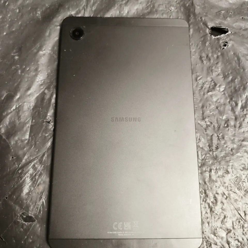 SAMSUNG TABLET WITH CRACKED SCREEN – MODEL UNSPECIFIED