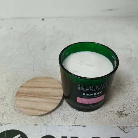 PECKSNIFFS CANDLE – REMEDY GRATEFUL IN GREEN GLASS JAR