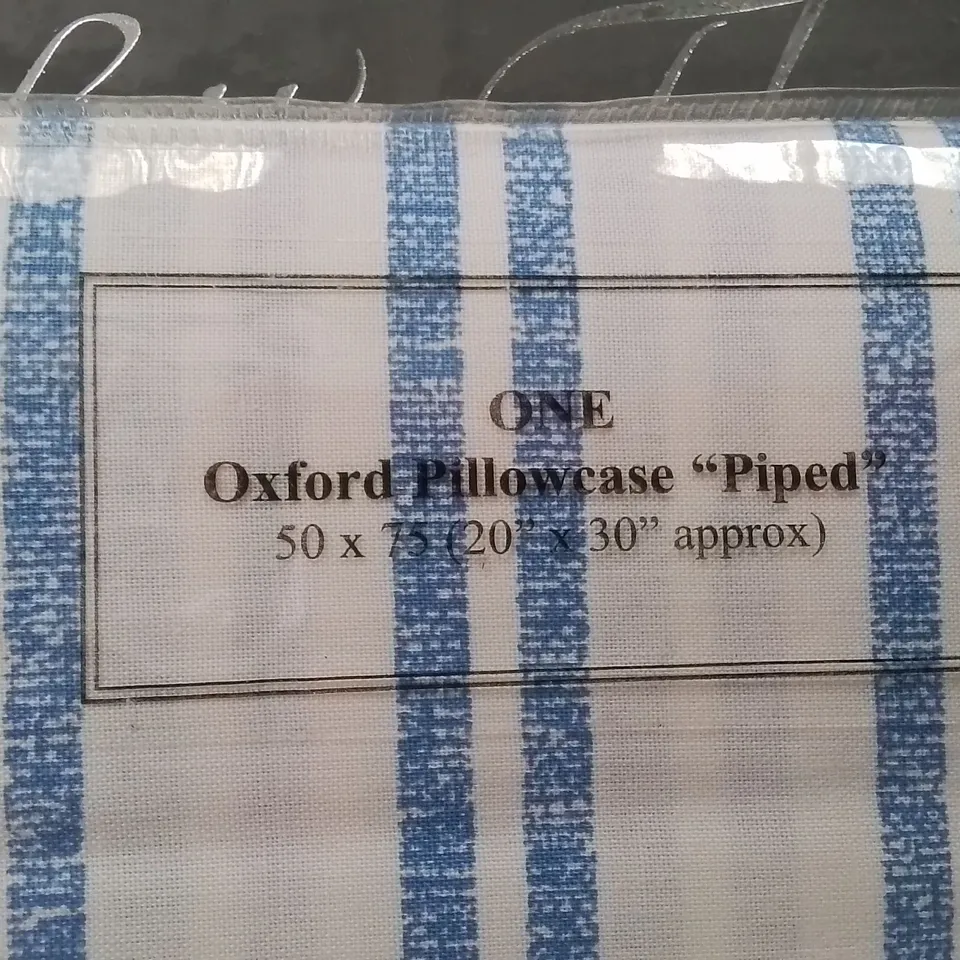 X2 BRAND NEW CHARLOTTE THOMAS OXFORD PILLOWCASES