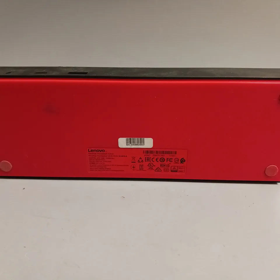 LENOVO THINKPAD THUNDERBOLT 3 DOCKING STATION IN BLACK AND RED