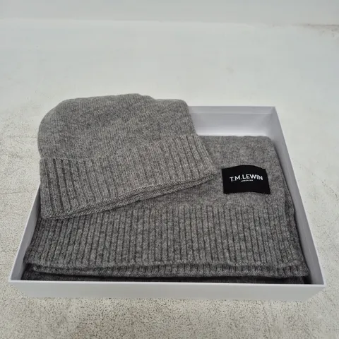 T.M. LEWIN GREY KNIT BEANIE & SCARF SET – BOXED