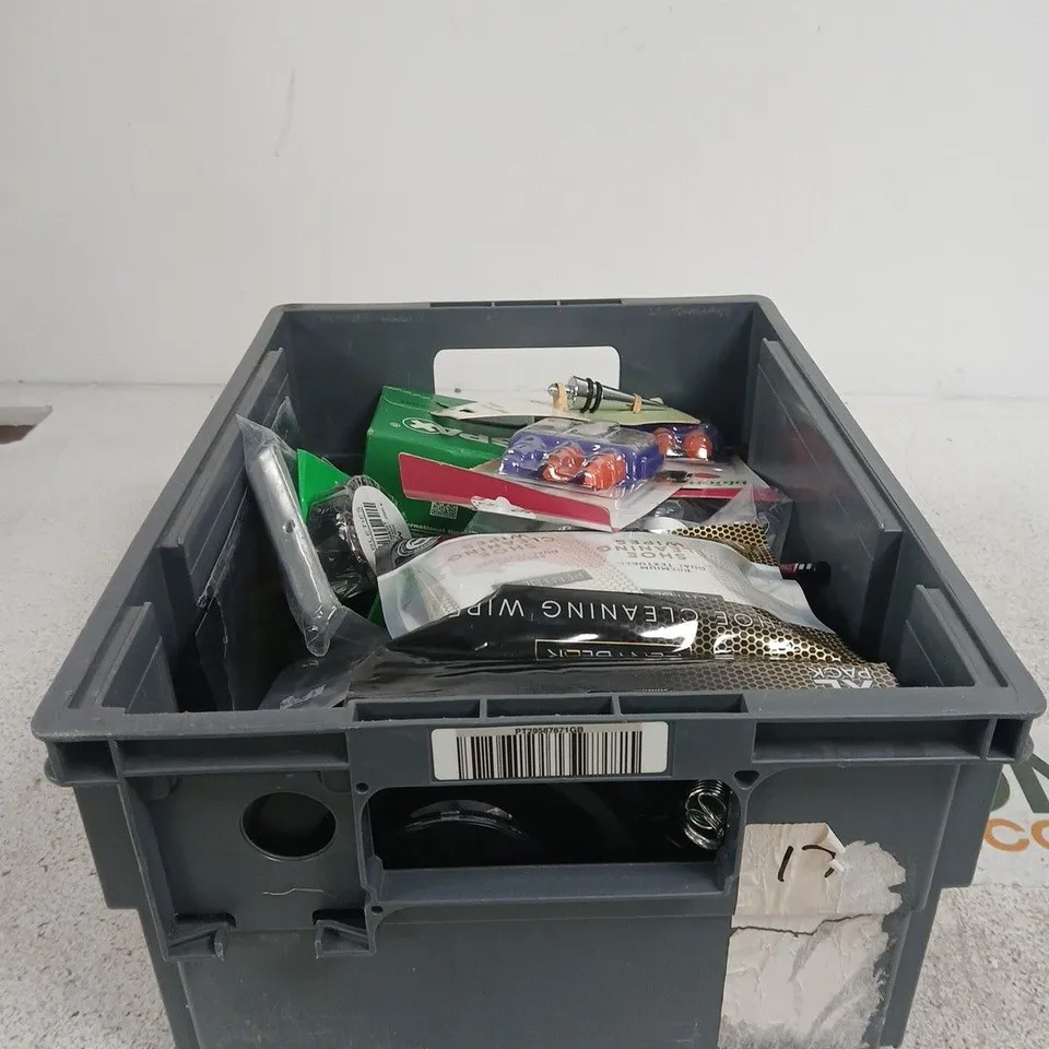 TOTE OF APPROXIMATELY 25 ASSORTED ITEMS TO INCLUDE BLOOME FRAGRANCE REFILLS, DUNELM BOTTLE STOPPER, SHOE CLEANING WIPES, SPAX SCREWS ETC