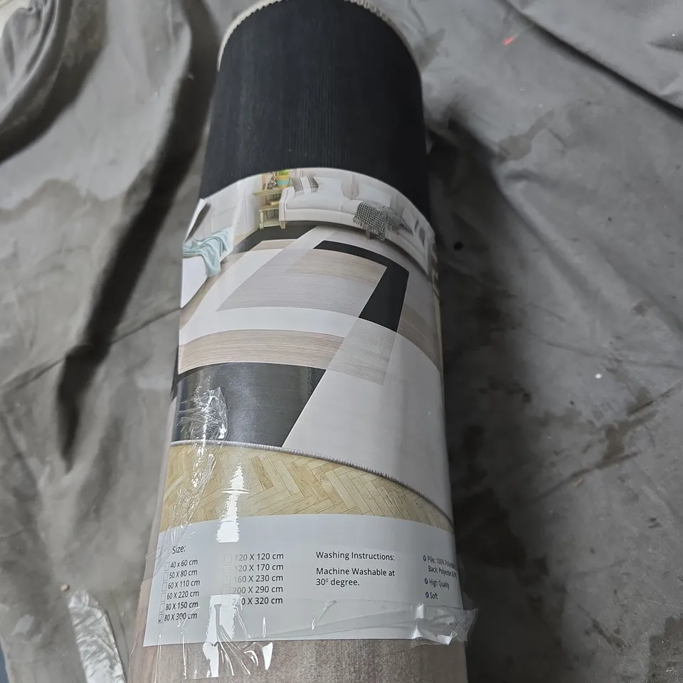 100% POLYESTER RUG, 80 X 300CM. BLACK/WHITE/GREY