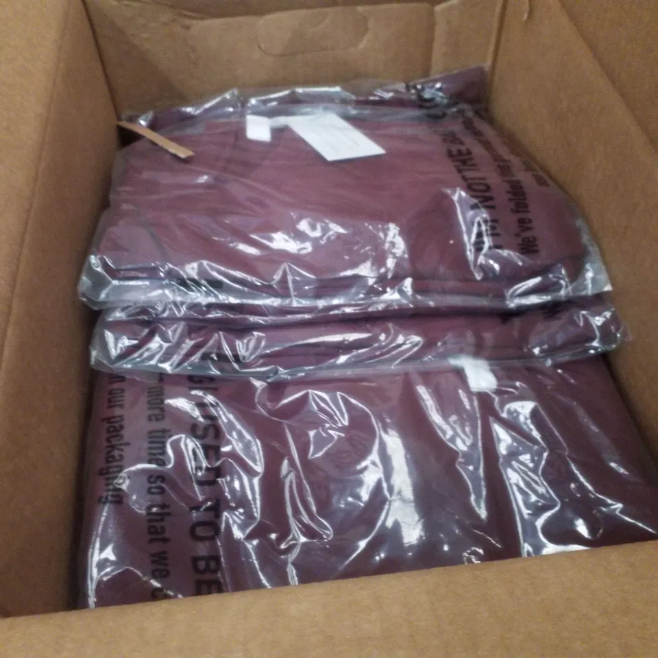 BOX CONTAINING APPROXIMATELY 9 BRAND NEW SIMPLY BE BURGUNDY FLORAL BURNOUT TEES - SIZE 22