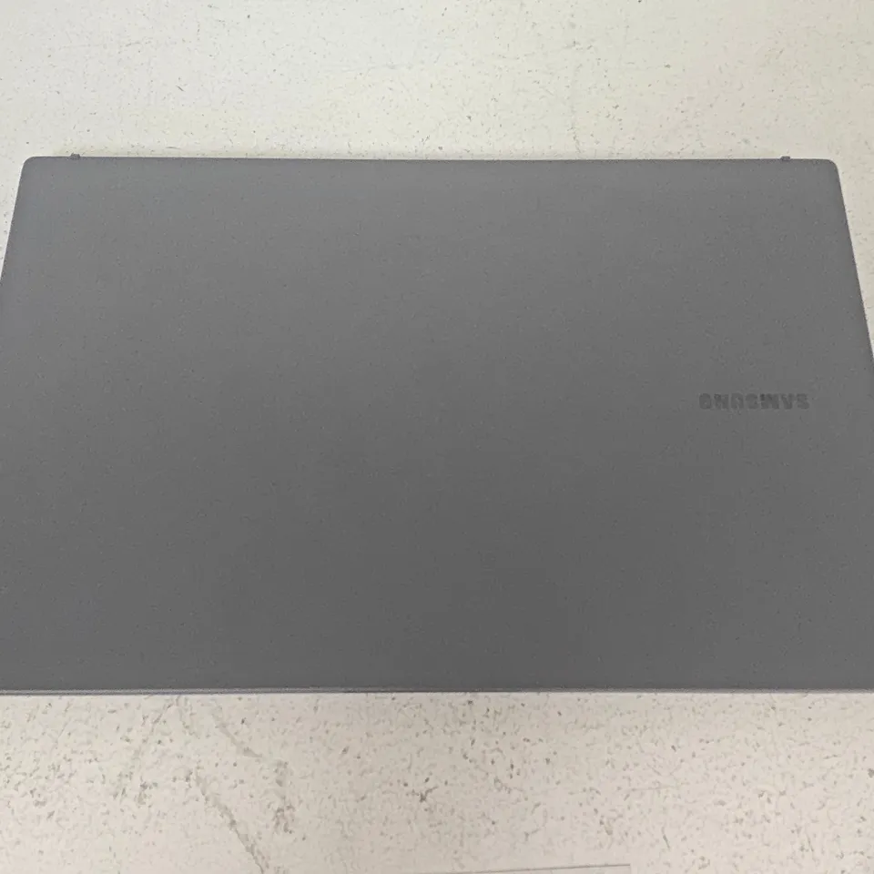 UNBOXED SAMSUNG INTEL I5 IRIS XE GRAPHICS LAPTOP IN BLACK - NP750XFG