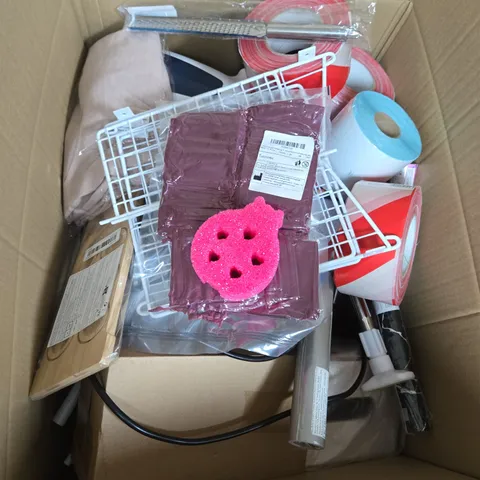 BOX OF APPROXIMATELY 15 ASSORTED HOUSEHOLD ITEMS