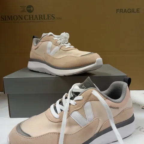 VIONIC DELMAR AYSE TRAINER SIZE 6