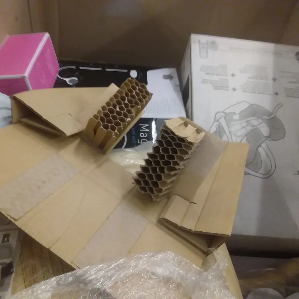 PALLET OF ASSORTED ITEMS INCLUDING WESTINGHOUSE CEILING FAN, HOMIDEC, MAGNIFICENT FLOOR AND TABLE MAGNIFIER LAMP, FLAFOCUSE, DOOMOO BABY CUSHION, JOIE BABY CARRIER 