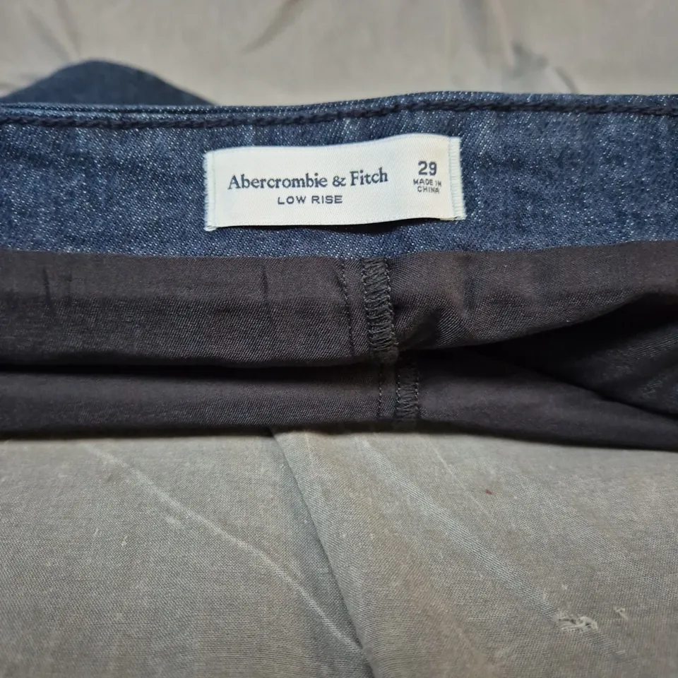 ABERCROMBIE & FITCH LOW RISE SKIRT – DARK DENIM, SIZE 29