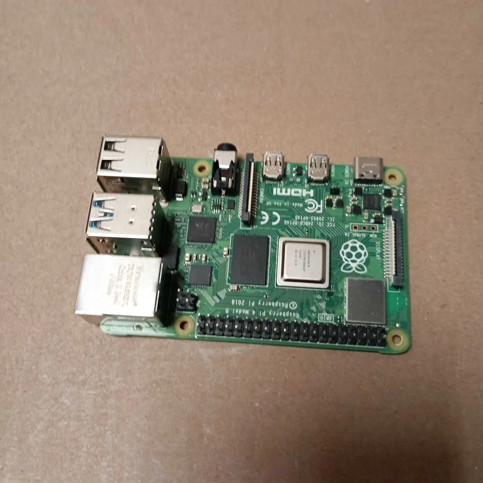 RASPBERRY PI 4 MODEL B 