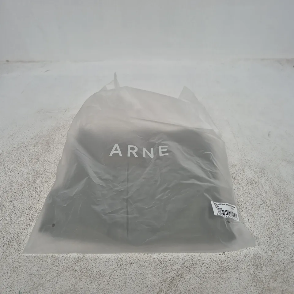 ARNE TAILORED CHINO SHORTS IN OLIVE, UK 32R (ARNE-48602)